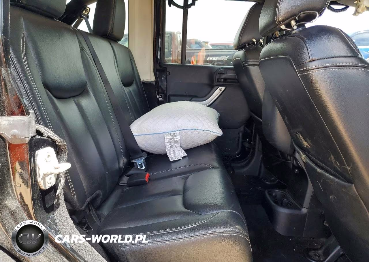 2013 Jeep Wrangler Unlimited Sahara VIN:1C4BJWEG5DL592661 - 10