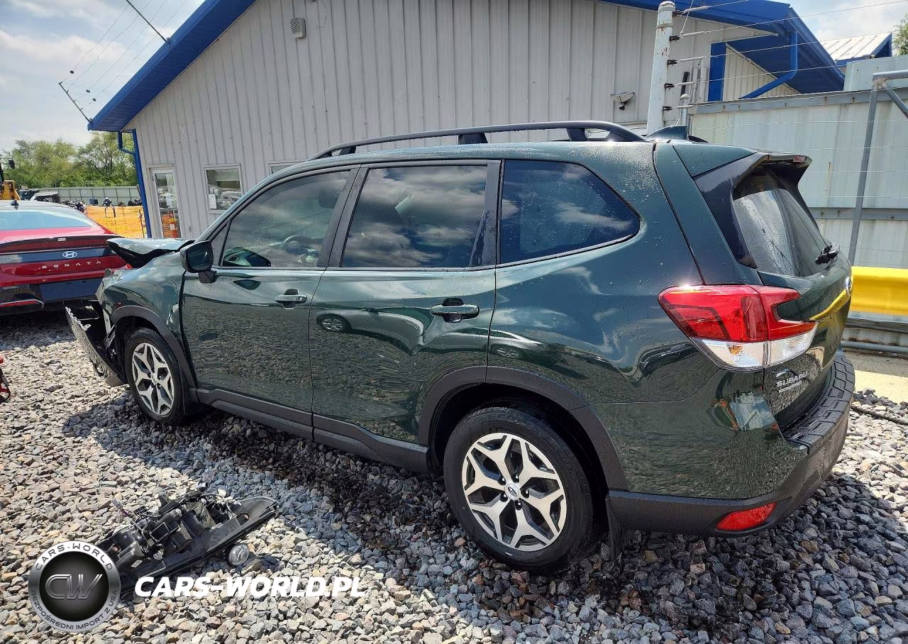 2023 Subaru Forester Premium VIN:JF2SKADC0PH484214 - 2