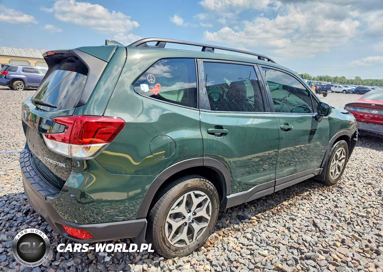 2023 Subaru Forester Premium VIN:JF2SKADC0PH484214 - 3