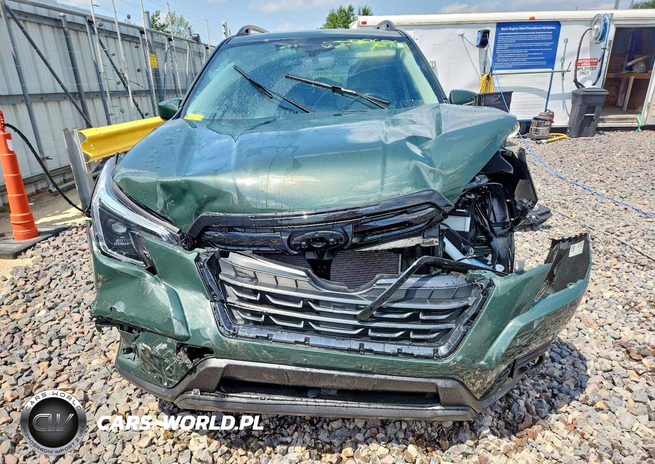 2023 Subaru Forester Premium VIN:JF2SKADC0PH484214 - 5