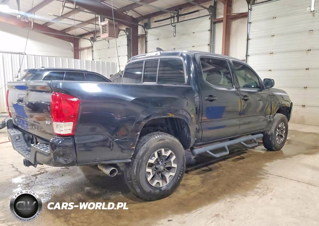 2018 Toyota Tacoma Sr V6 VIN:3TMCZ5AN9JM130948 - 3