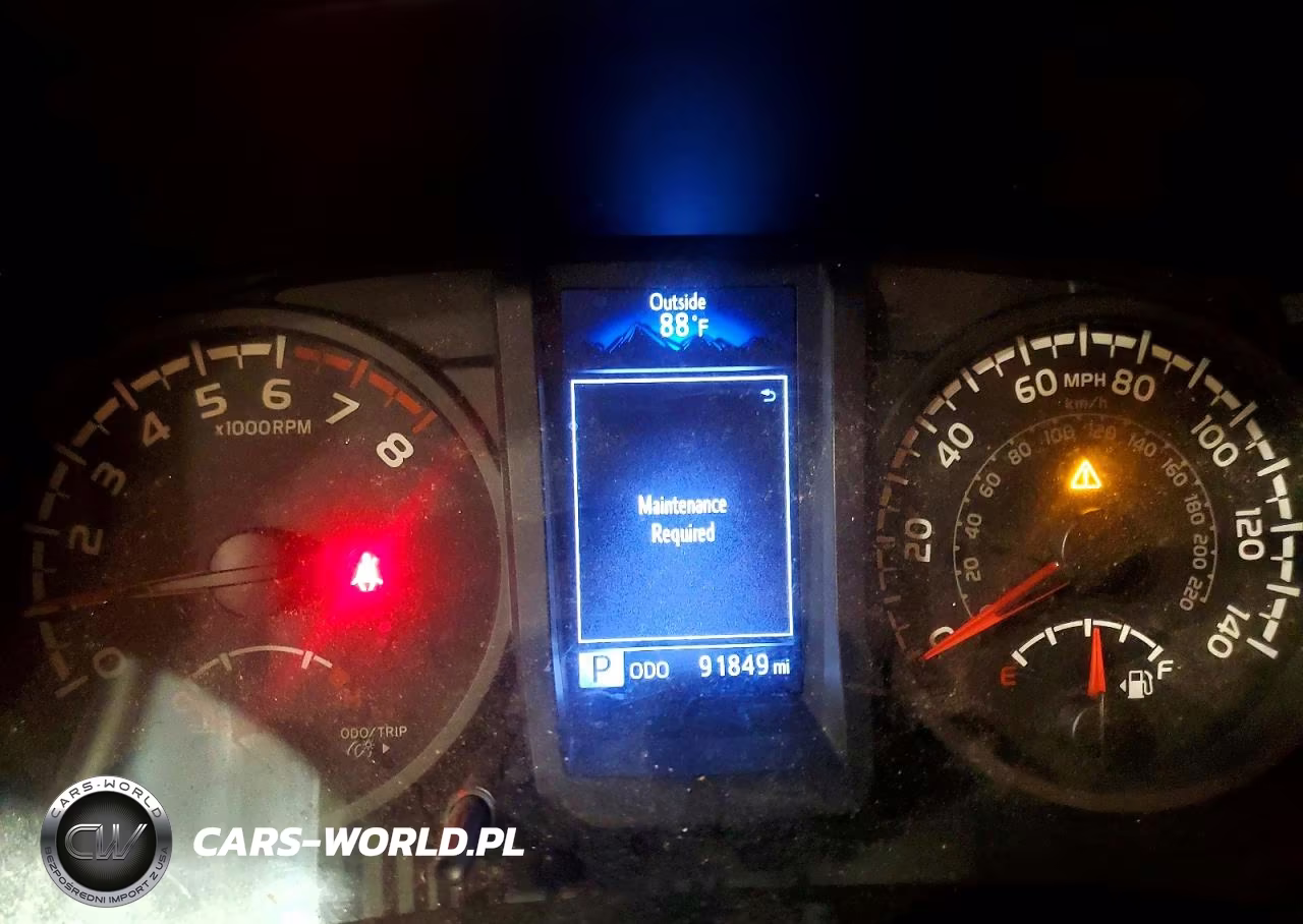2018 Toyota Tacoma Sr V6 VIN:3TMCZ5AN9JM130948 - 9