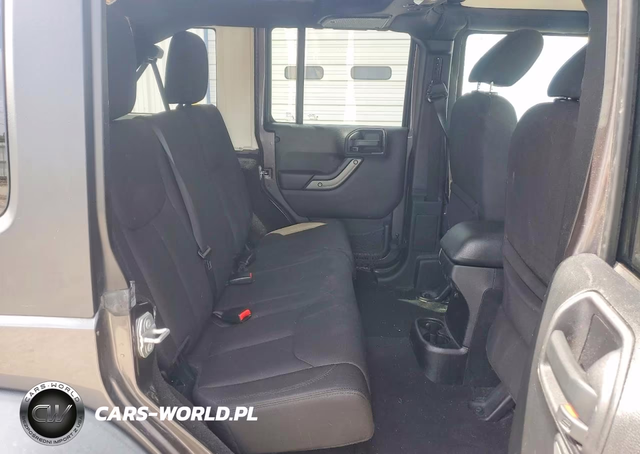 2016 Jeep Wrangler Unlimited Sport VIN:1C4BJWDG1GL209174 - 11