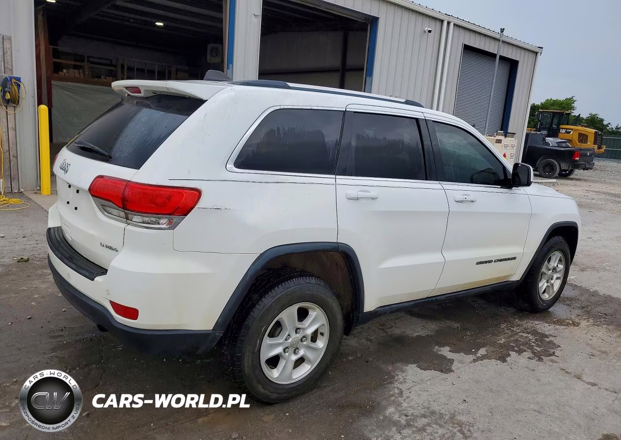 2017 Jeep Grand Cherokee Laredo VIN:1C4RJFAG4HC947488 - 3