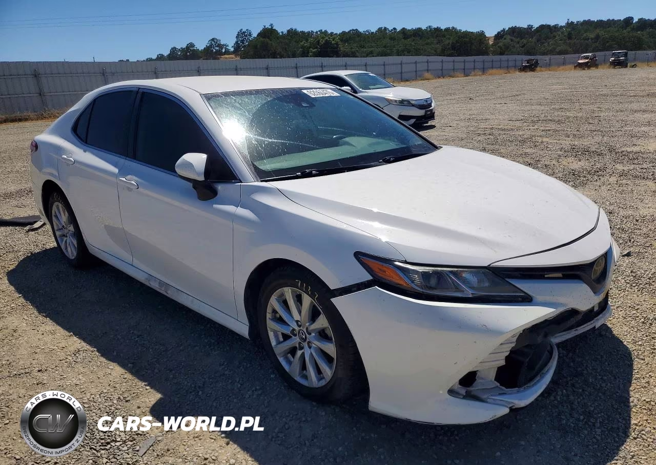 2019 Toyota Camry Le VIN:4T1B11HK0KU266188 - 4