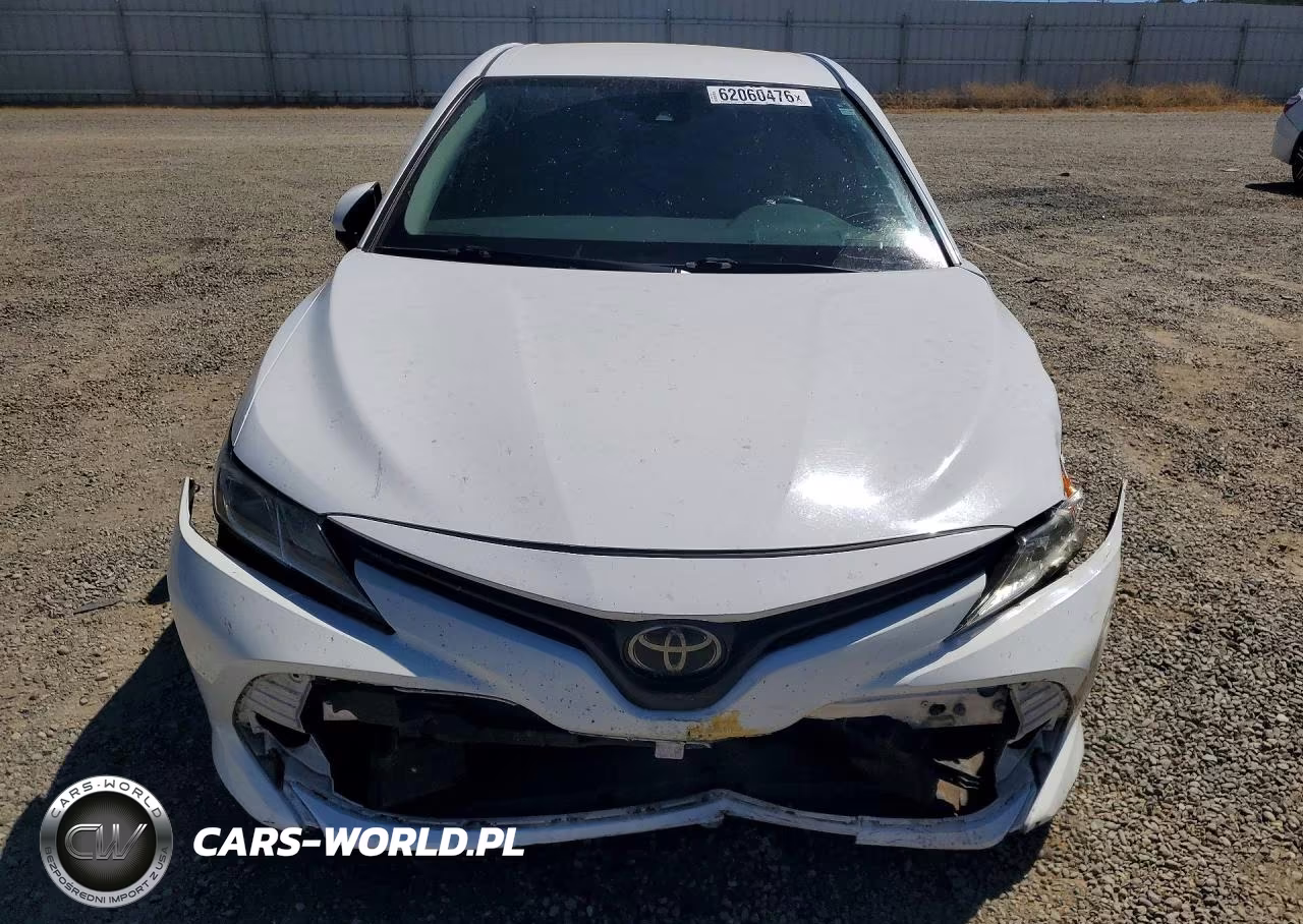 2019 Toyota Camry Le VIN:4T1B11HK0KU266188 - 5