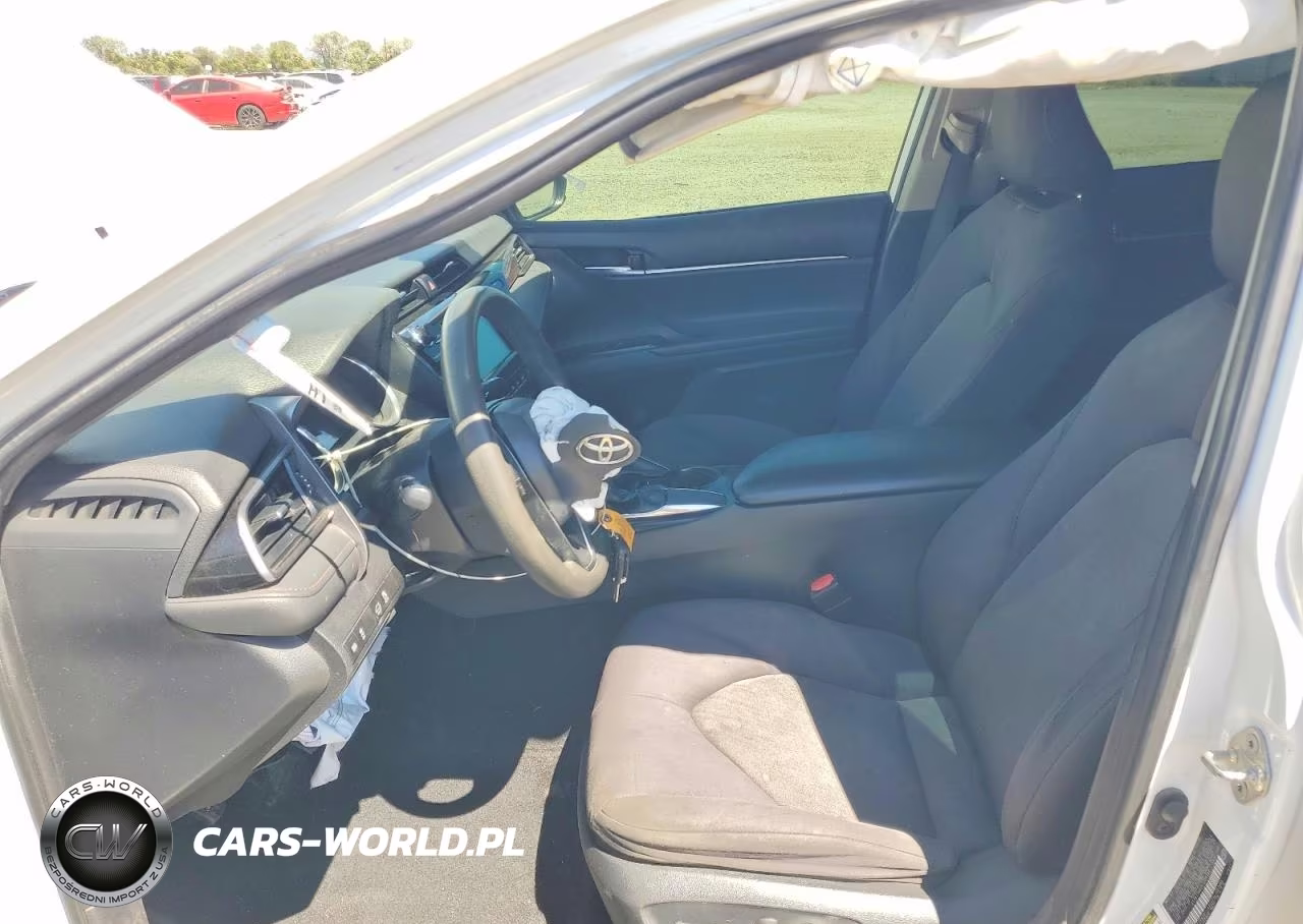 2019 Toyota Camry Le VIN:4T1B11HK0KU266188 - 7