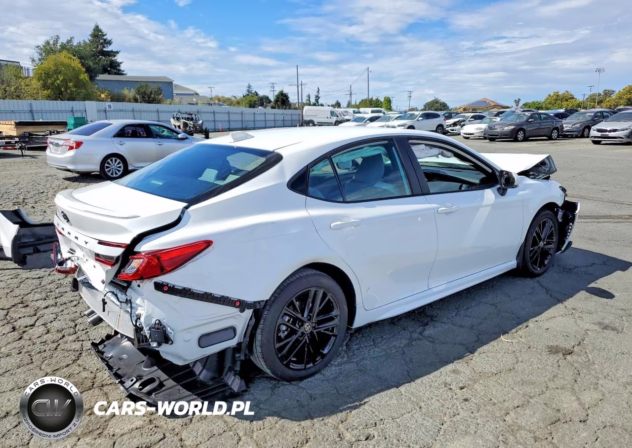 2026 Toyota Camry Se VIN:4T1DBADK9TU057738 - 3