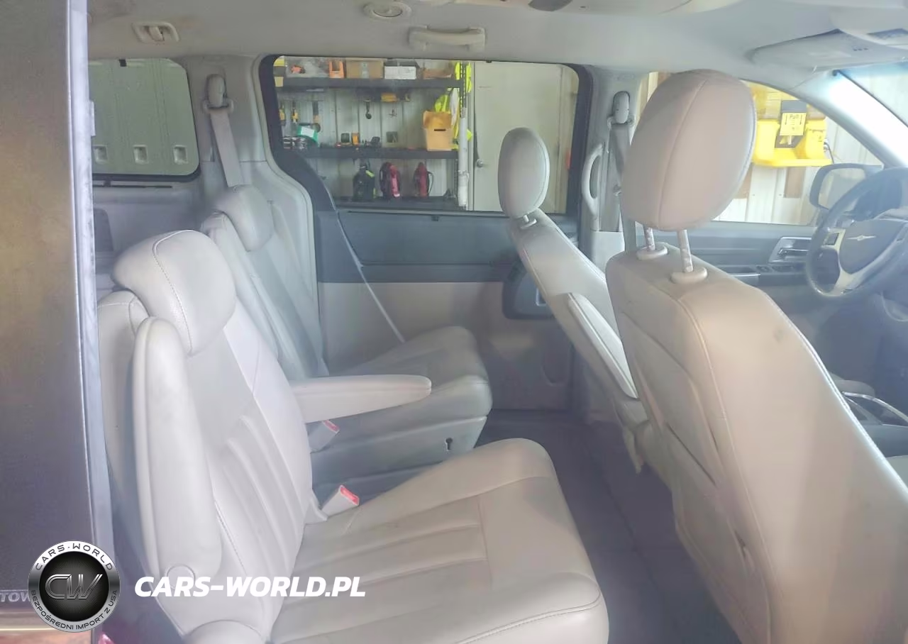 2008 Chrysler Town & Country Touring VIN:2A8HR54P48R738438 - 11