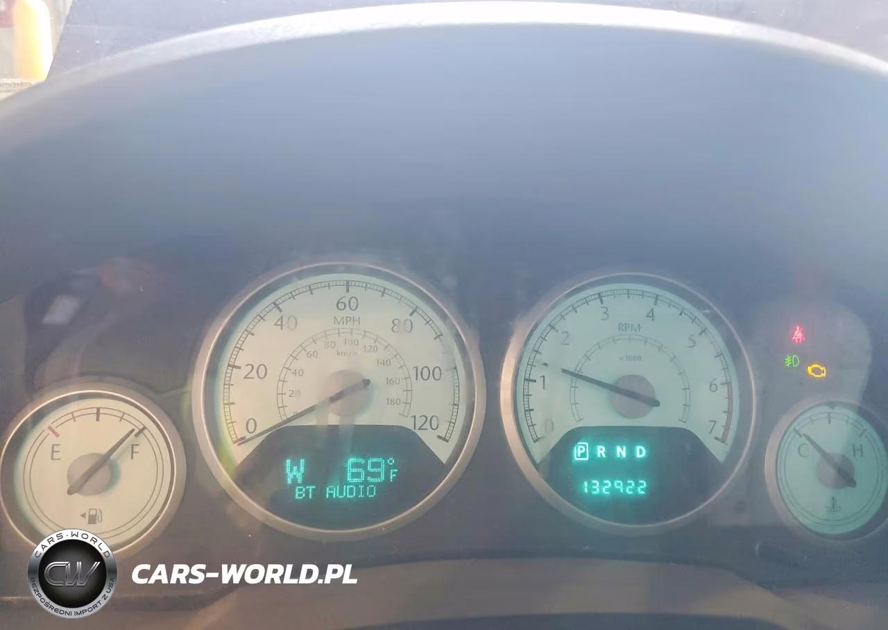 2008 Chrysler Town & Country Touring VIN:2A8HR54P48R738438 - 9