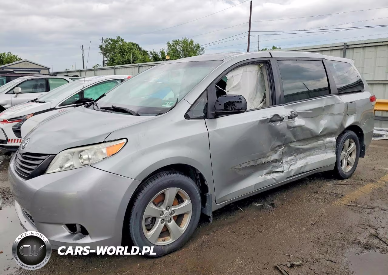 2013 Toyota Sienna L 7-Passenger – zdjęcie 1 z 13