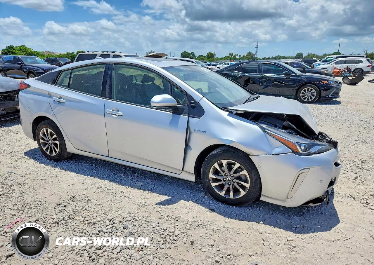 2022 Toyota Prius Xle VIN:JTDKAMFU9N3167082 - 4