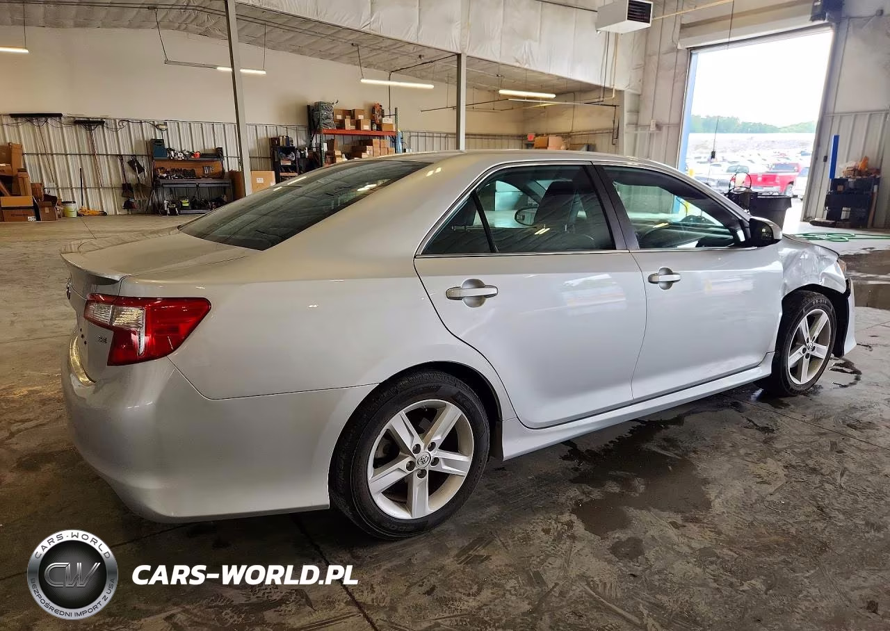2014 Toyota Camry Se VIN:4T1BF1FK7EU375630 - 3