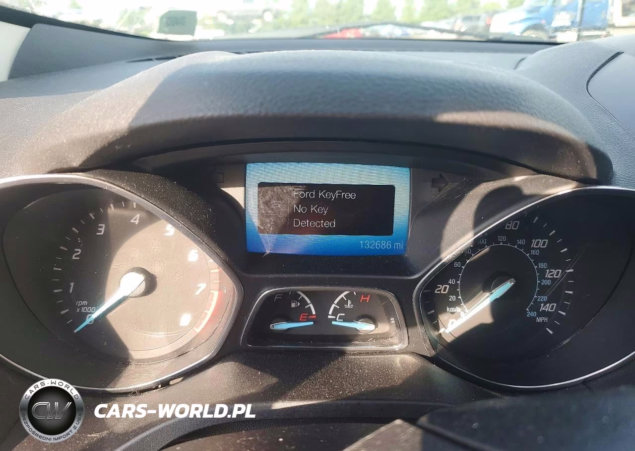 2016 Ford Escape Titanium VIN:1FMCU9J90GUC26766 - 9
