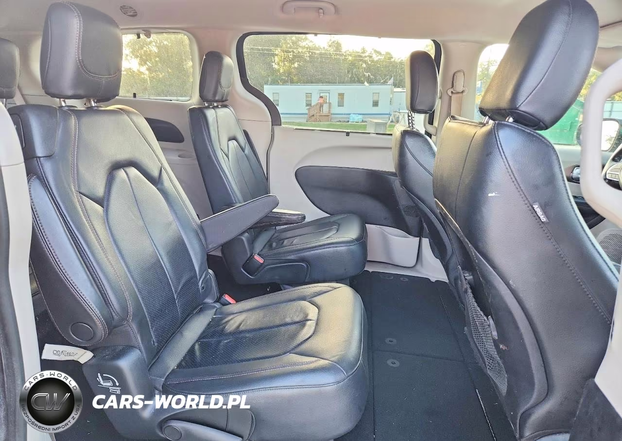2019 Chrysler Pacifica Touring L VIN:2C4RC1BG1KR650950 - 11
