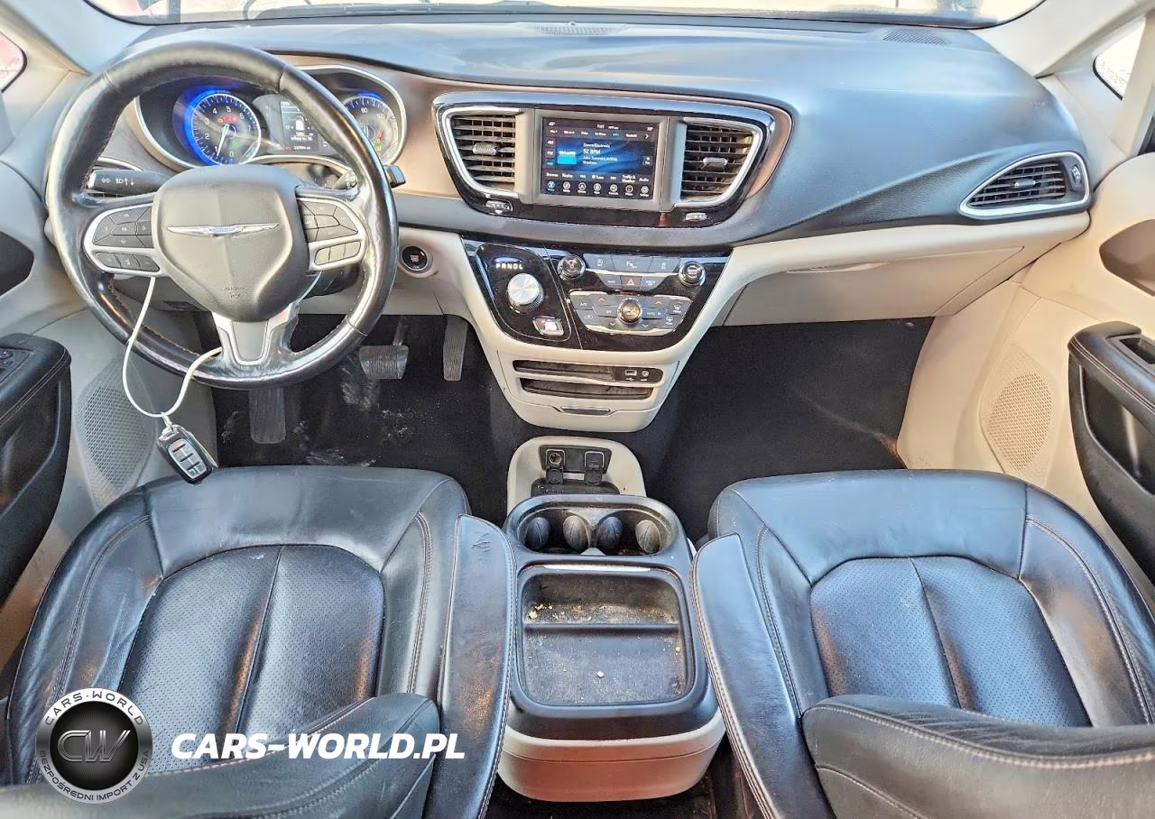 2019 Chrysler Pacifica Touring L VIN:2C4RC1BG1KR650950 - 8