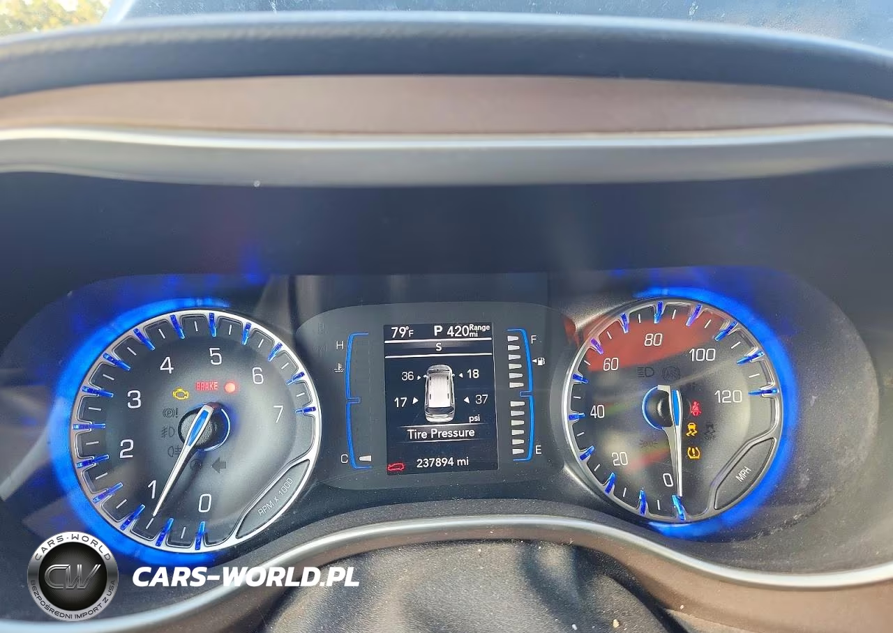 2019 Chrysler Pacifica Touring L VIN:2C4RC1BG1KR650950 - 9