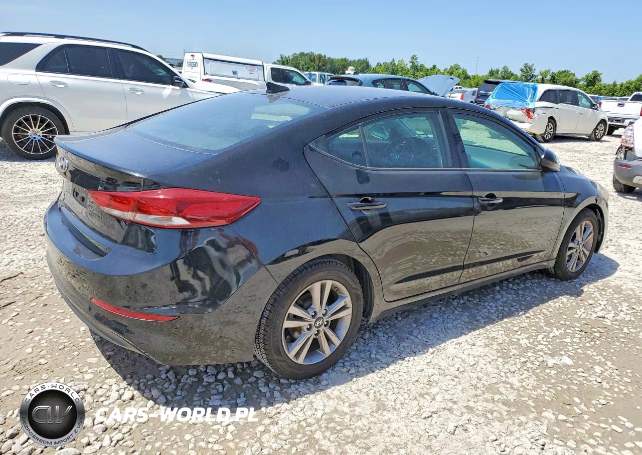 2018 Hyundai Elantra Value Edition VIN:KMHD84LF3JU586197 - 3