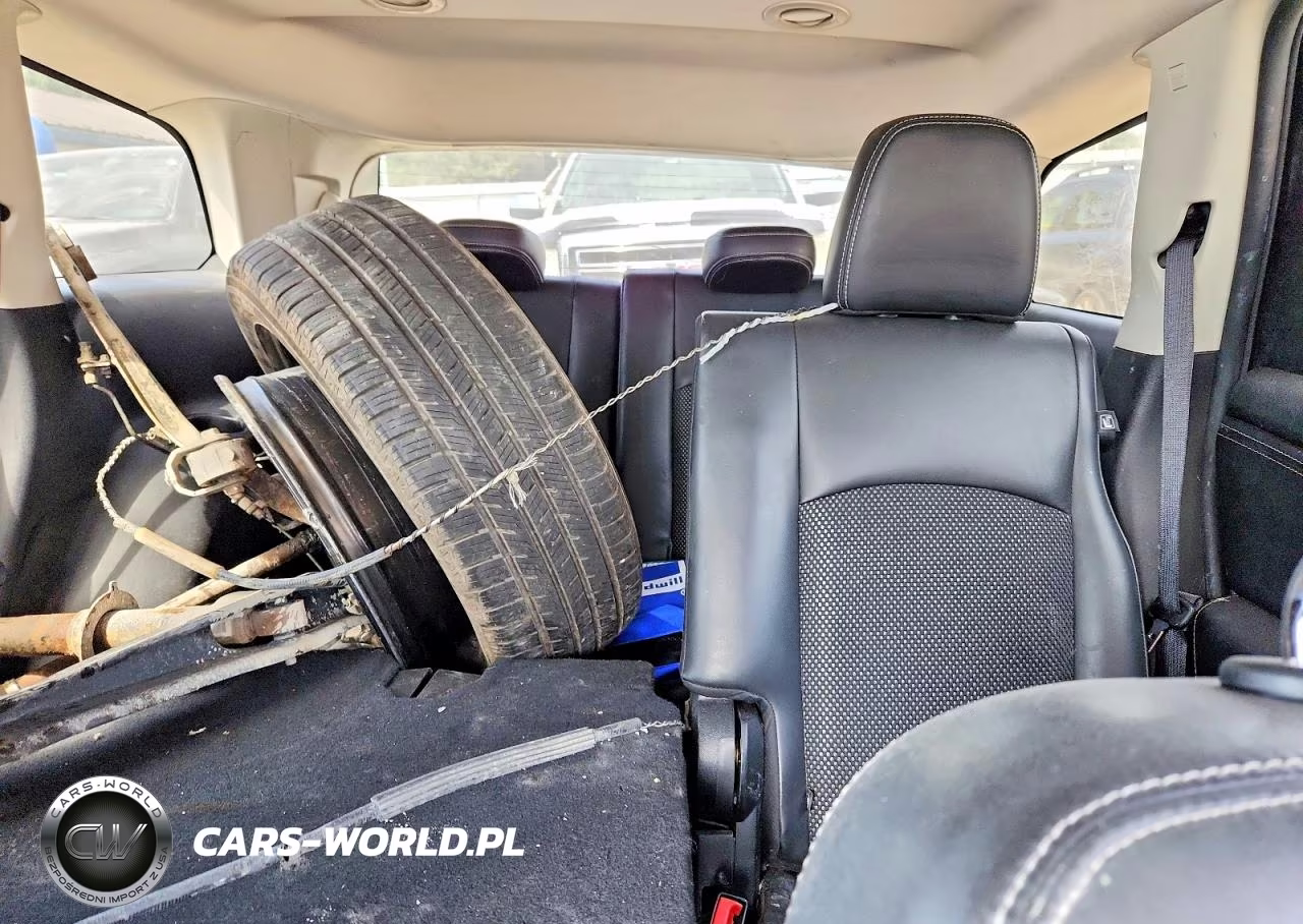 2019 Dodge Journey Crossroad VIN:3C4PDDGG3KT794947 - 10