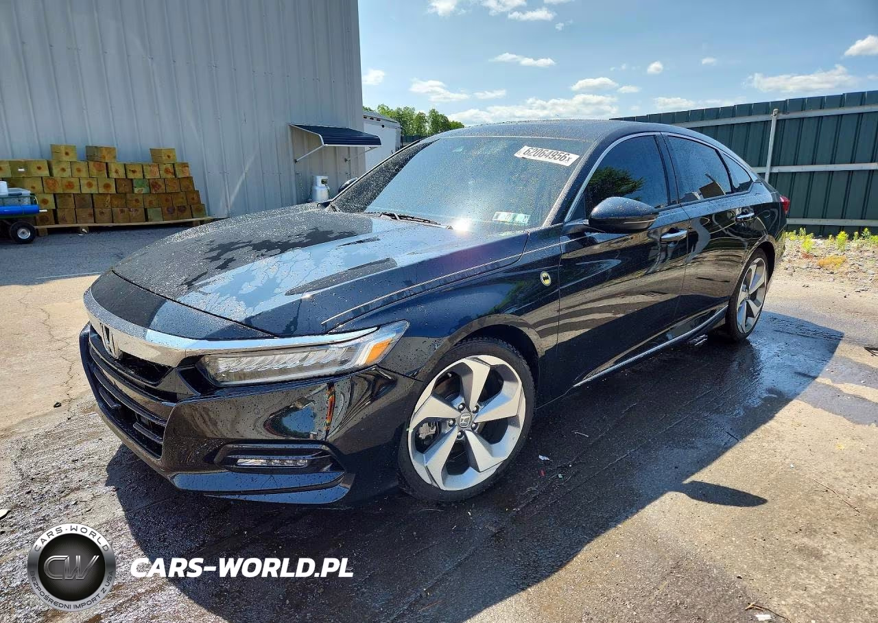 2018 Honda Accord Touring VIN:1HGCV1F90JA043647 - 1