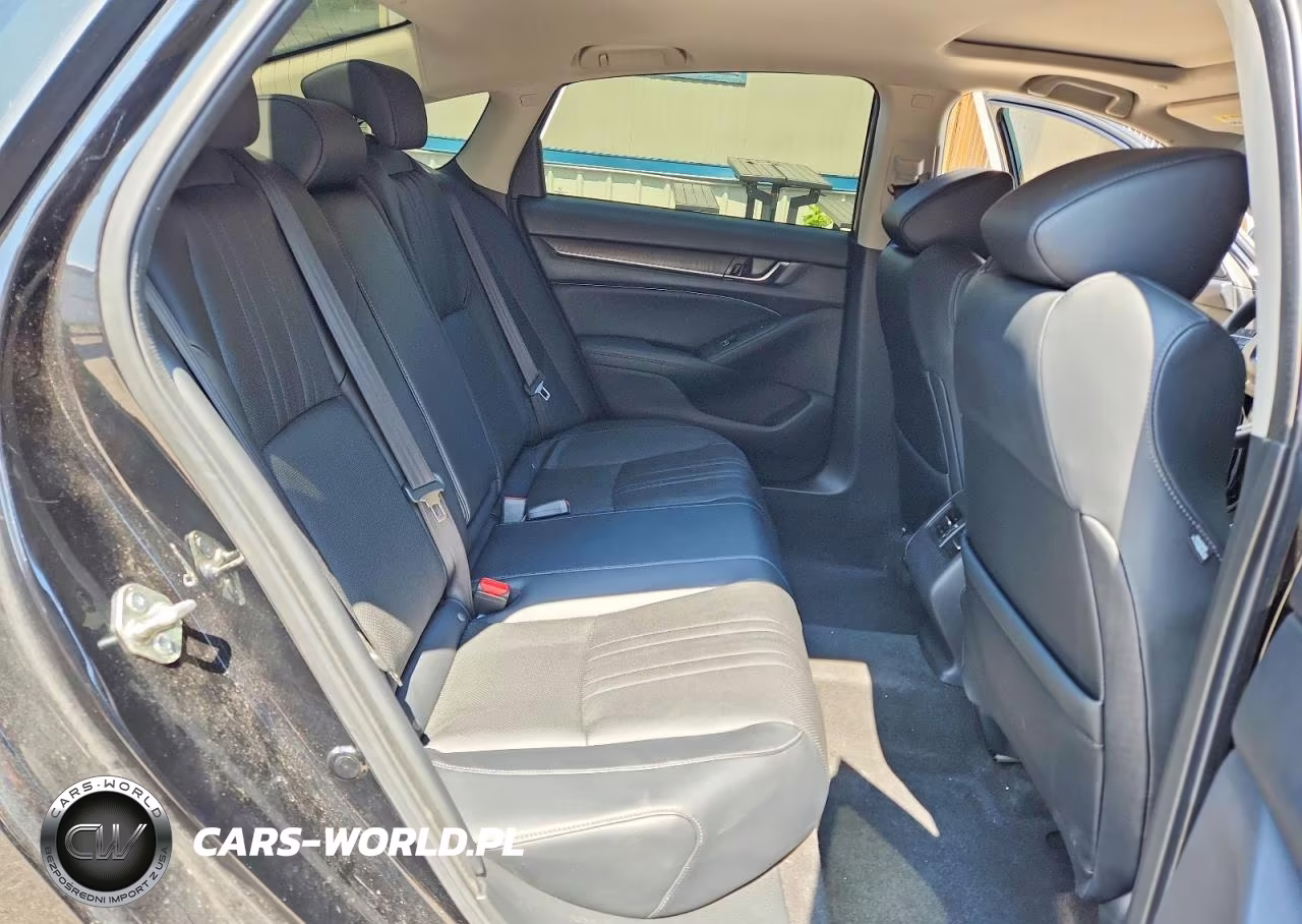 2018 Honda Accord Touring VIN:1HGCV1F90JA043647 - 10