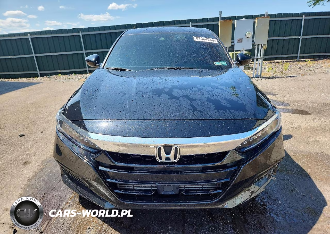 2018 Honda Accord Touring VIN:1HGCV1F90JA043647 - 5