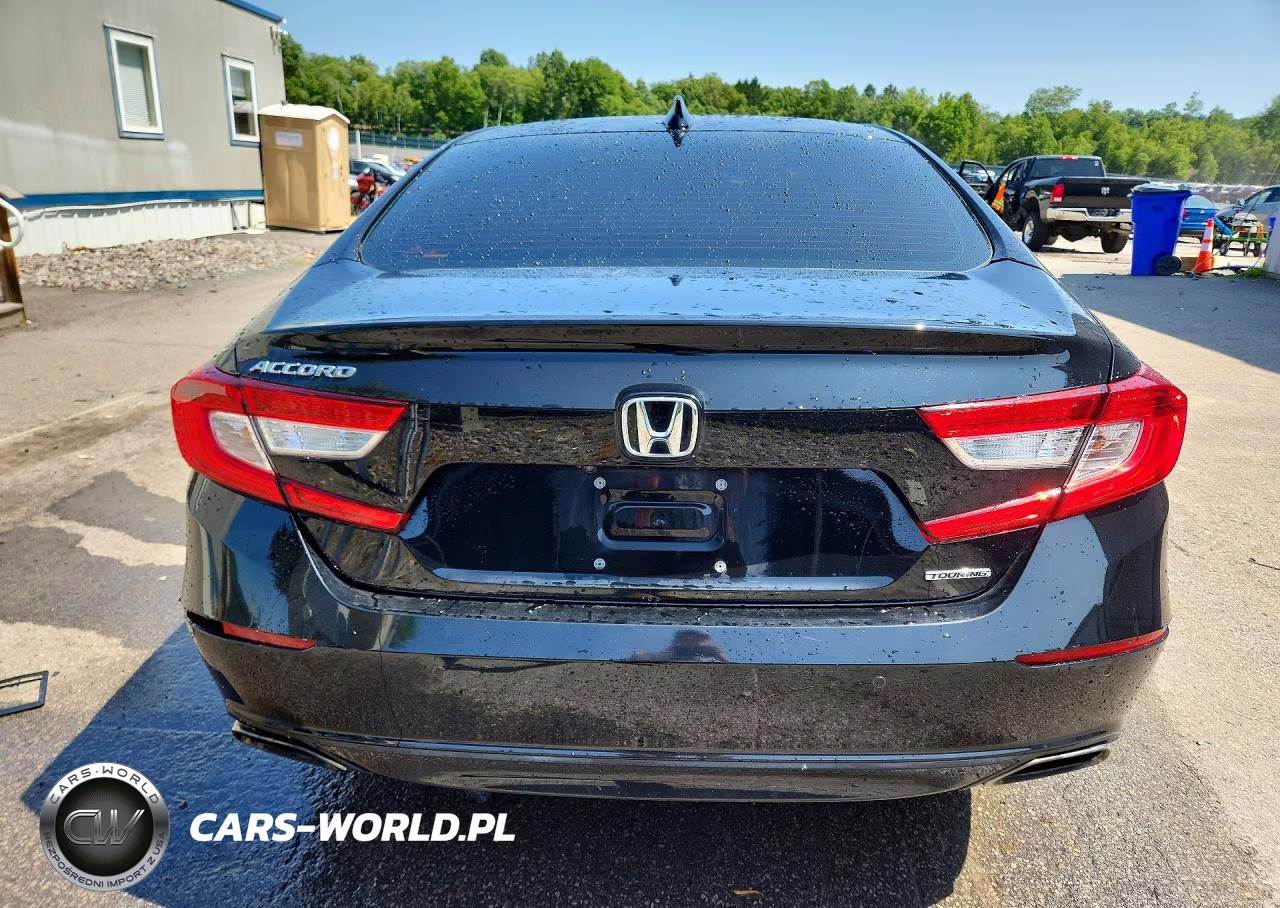 2018 Honda Accord Touring VIN:1HGCV1F90JA043647 - 6