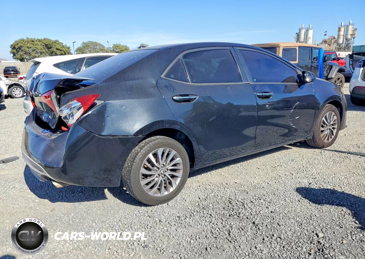 2017 Toyota Corolla Xle VIN:5YFBURHE2HP571931 - 3