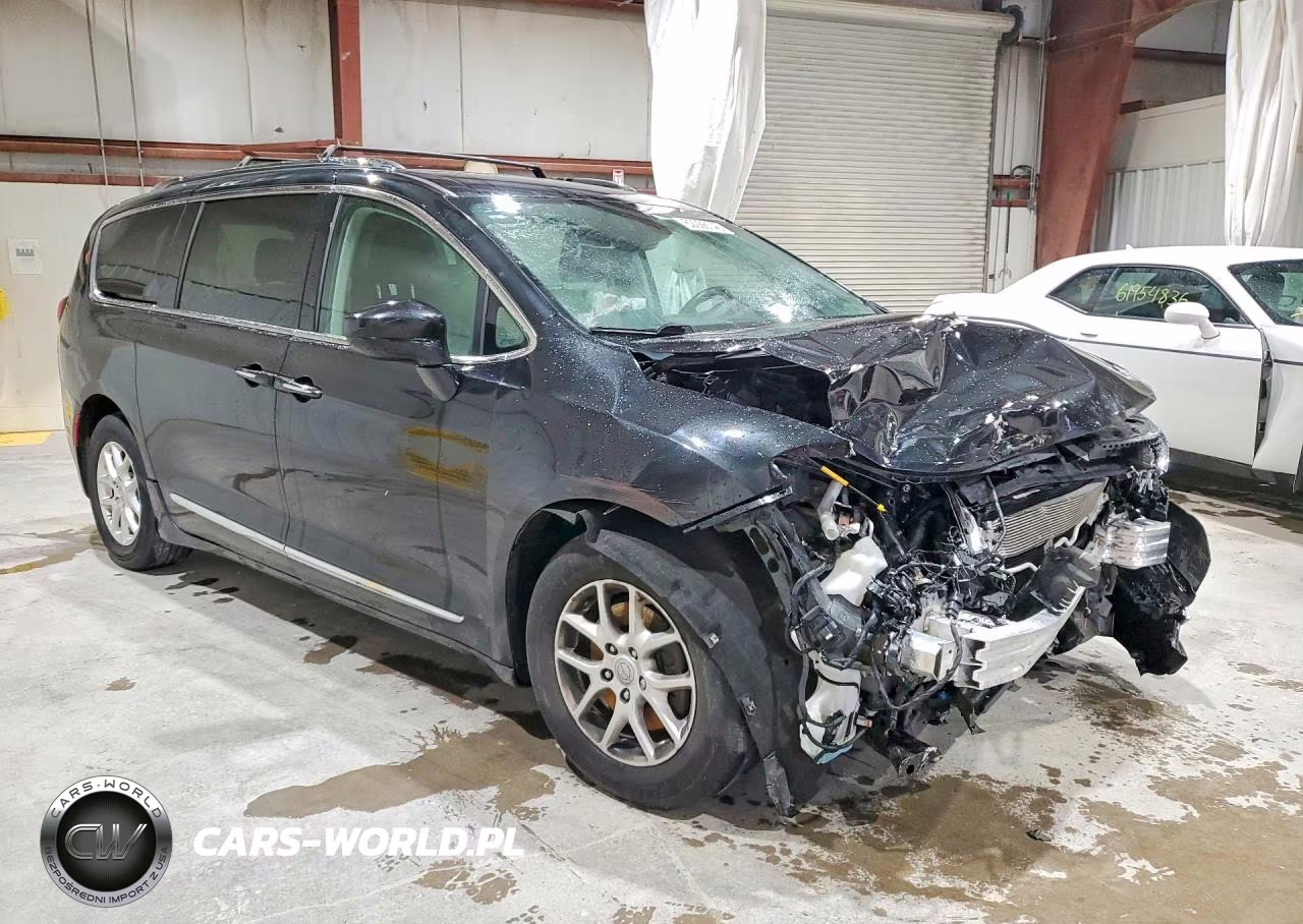 2020 Chrysler Pacifica Touring L VIN:2C4RC1BG4LR106508 - 4