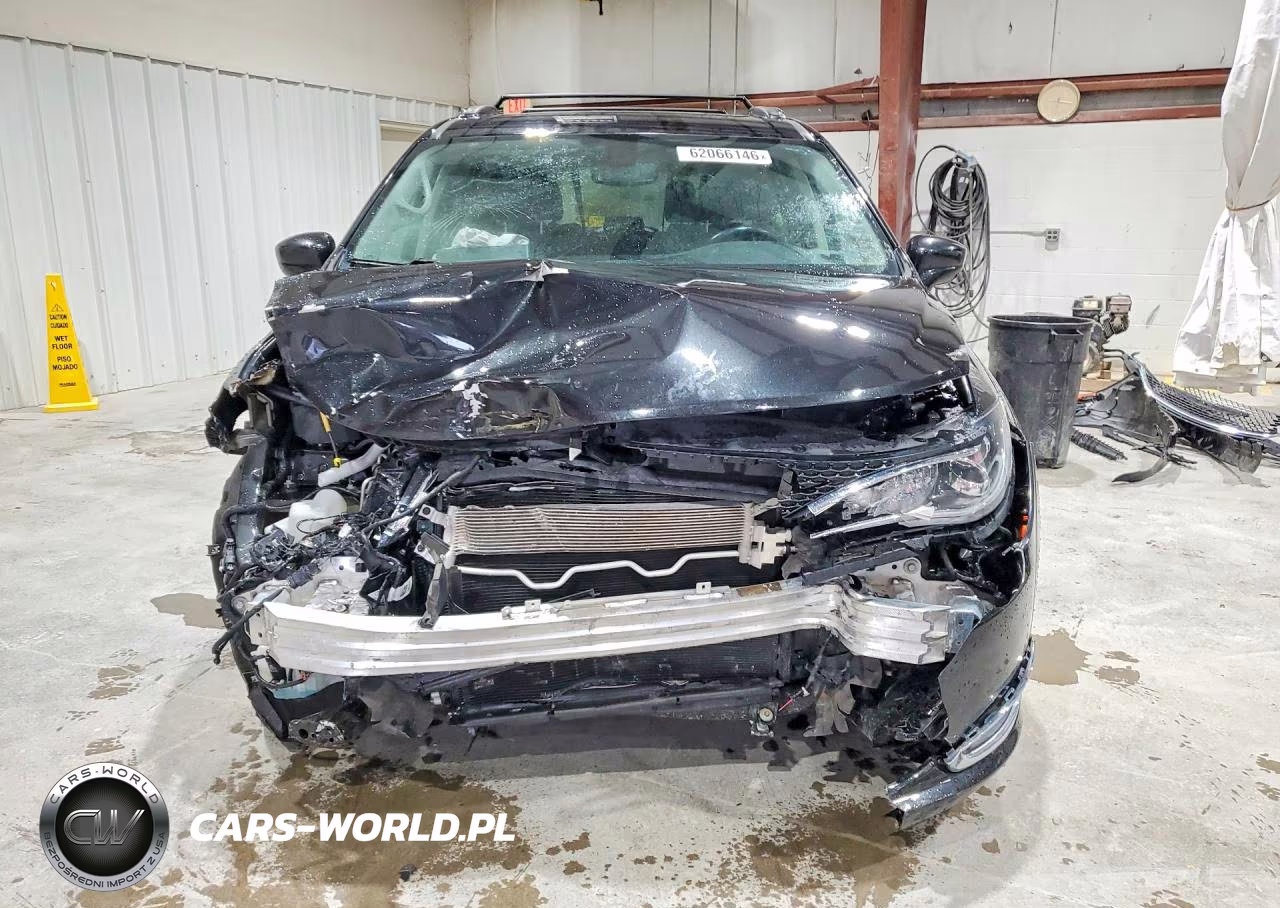 2020 Chrysler Pacifica Touring L VIN:2C4RC1BG4LR106508 - 5