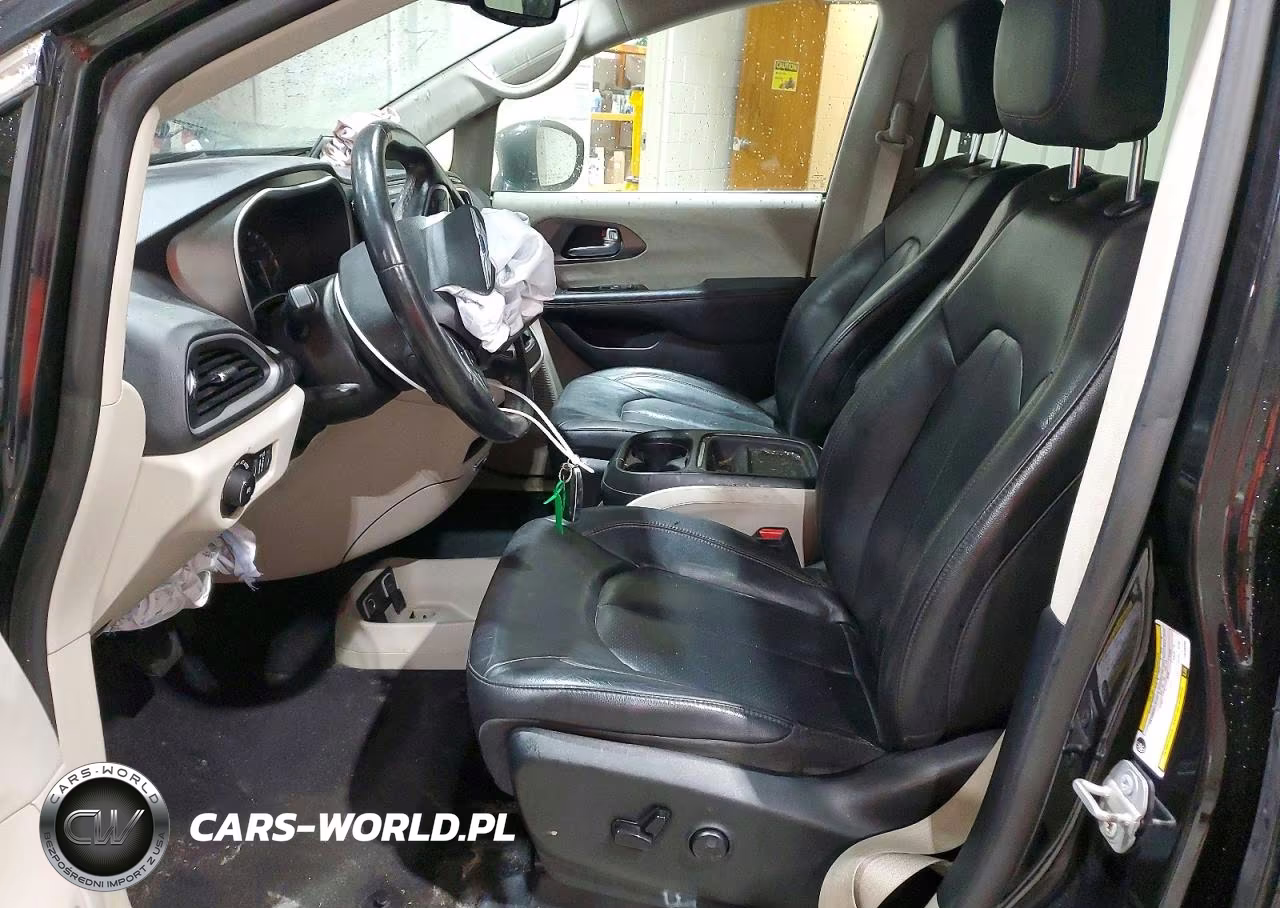 2020 Chrysler Pacifica Touring L VIN:2C4RC1BG4LR106508 - 7