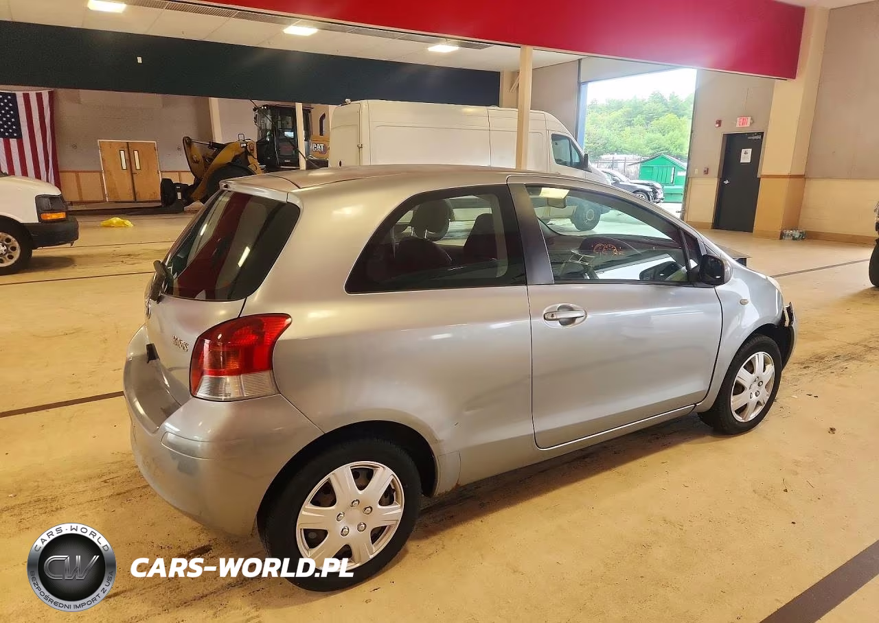 2010 Toyota Yaris Base VIN:JTDJT4K38A5279213 - 3