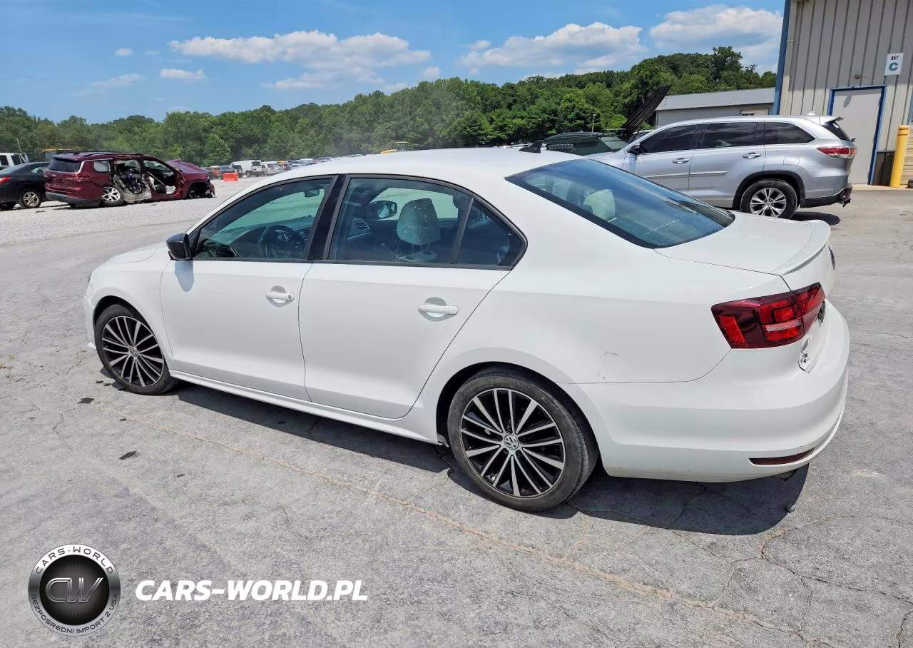 2016 Volkswagen Jetta Sport VIN:3VWD17AJ8GM268104 - 2