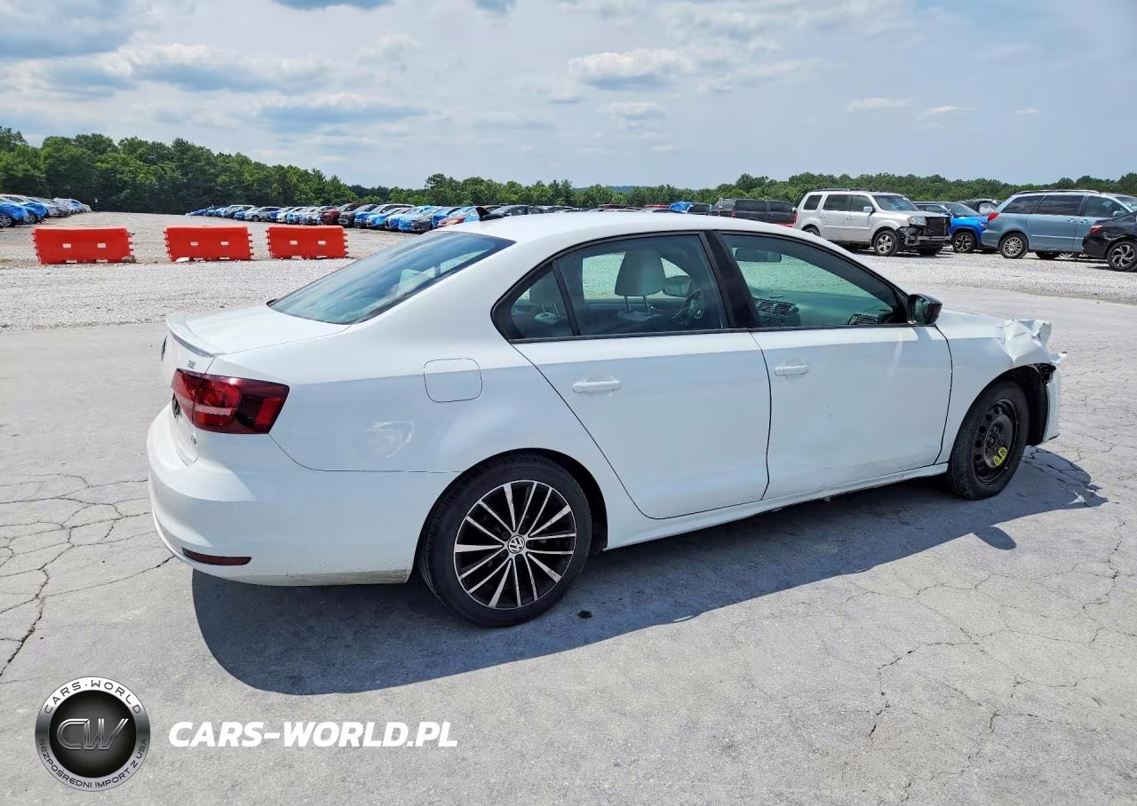 2016 Volkswagen Jetta Sport VIN:3VWD17AJ8GM268104 - 3