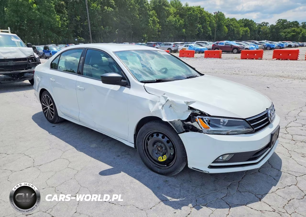 2016 Volkswagen Jetta Sport VIN:3VWD17AJ8GM268104 - 4