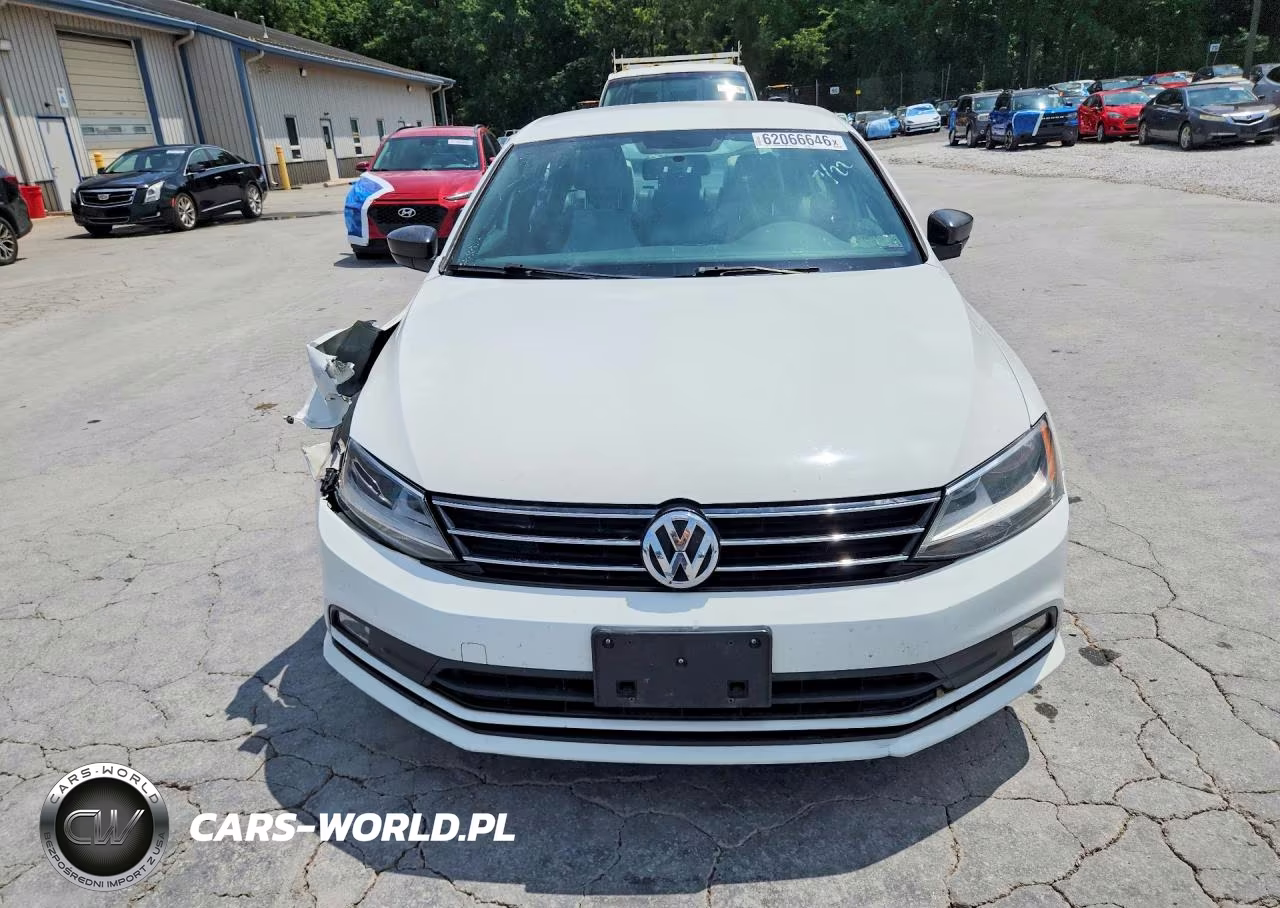 2016 Volkswagen Jetta Sport VIN:3VWD17AJ8GM268104 - 5