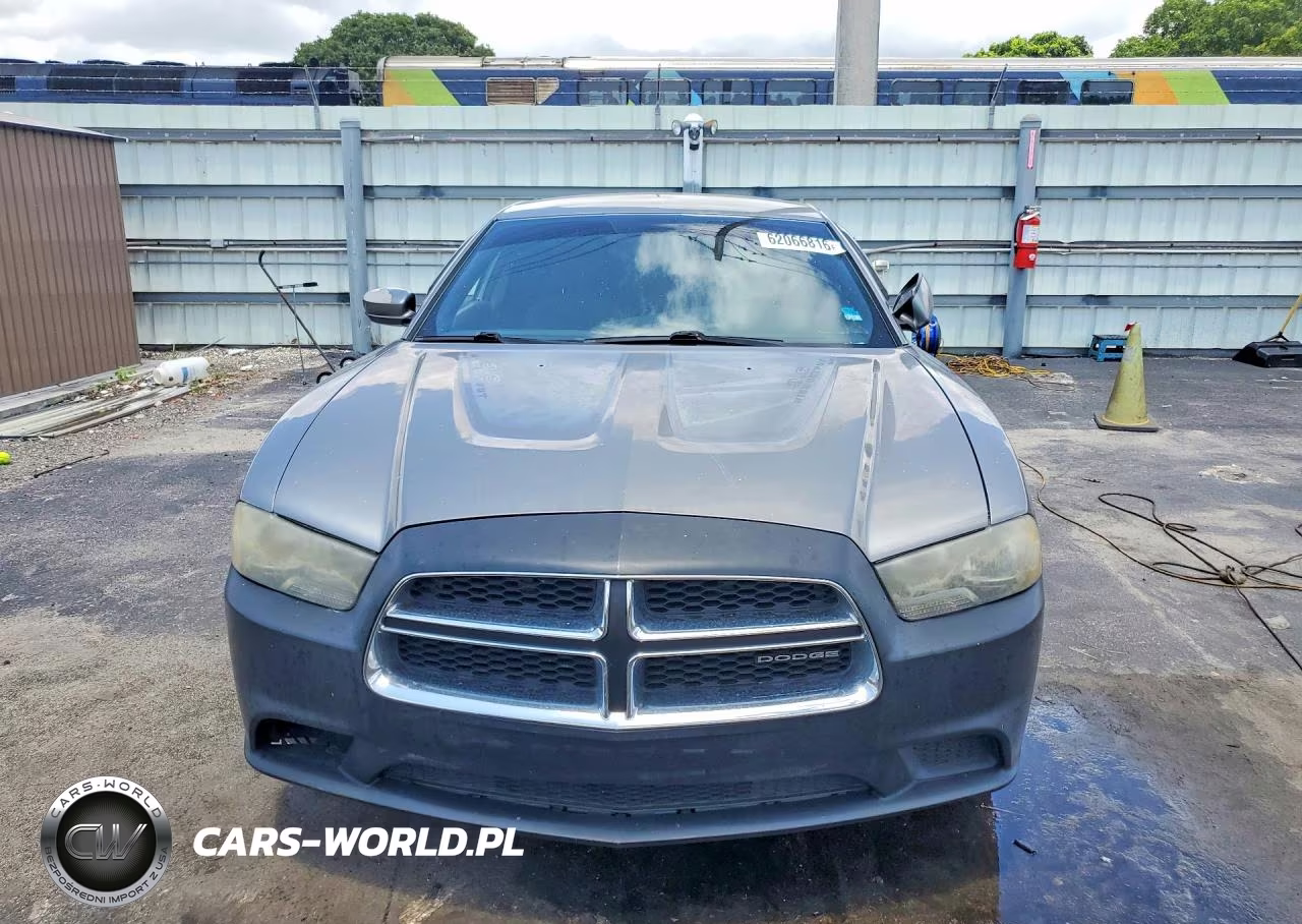2011 Dodge Charger VIN:2B3CL3CG3BH607444 - 5