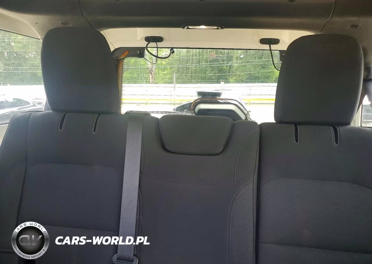 2018 Jeep Wrangler Unlimited Sport VIN:1C4HJXDG2JW318295 - 10