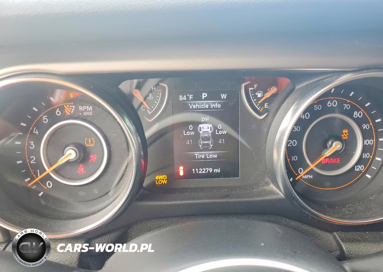 2018 Jeep Wrangler Unlimited Sport VIN:1C4HJXDG2JW318295 - 9