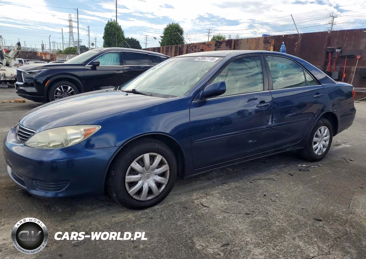 2005 Toyota Camry Le – zdjęcie 1 z 12