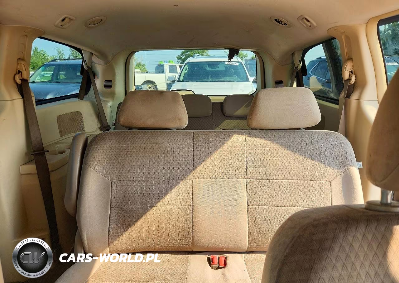 2008 Chrysler Town & Country Lx VIN:2A8HR44HX8R743386 - 10