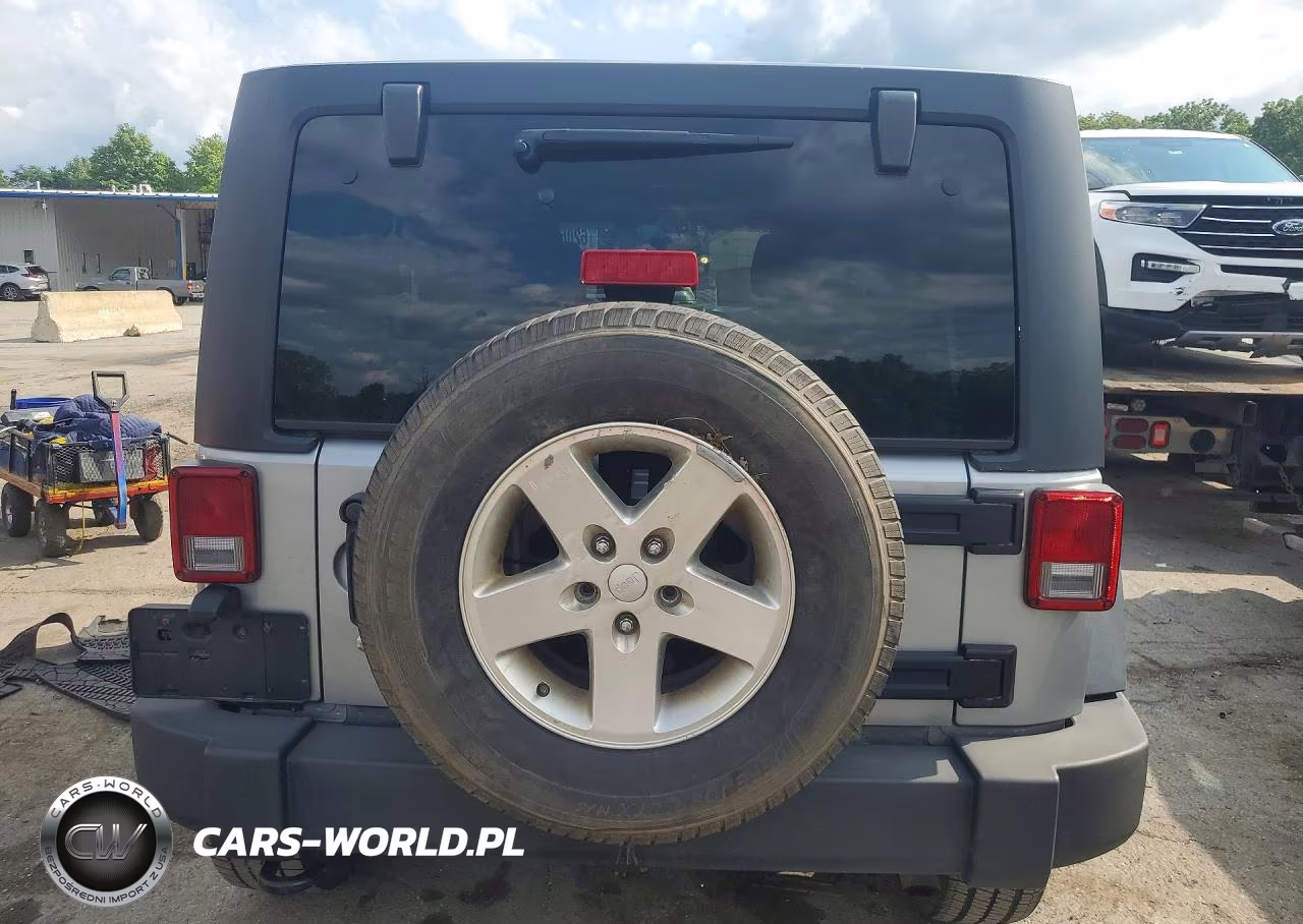 2013 Jeep Wrangler Unlimited Sport VIN:1C4BJWDG7DL669547 - 6