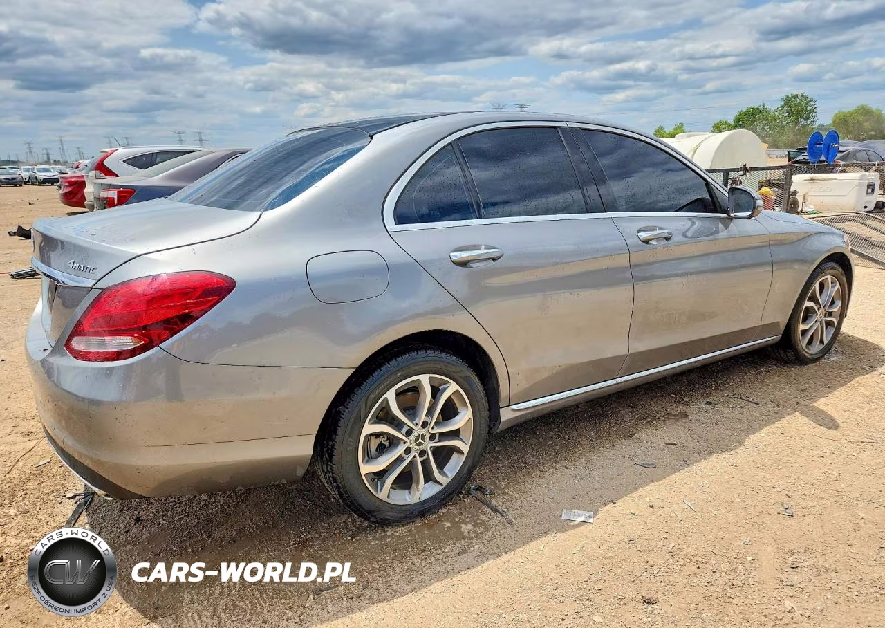 2016 Mercedes-Benz C 300 4Matic VIN:55SWF4KB2GU139829 - 3