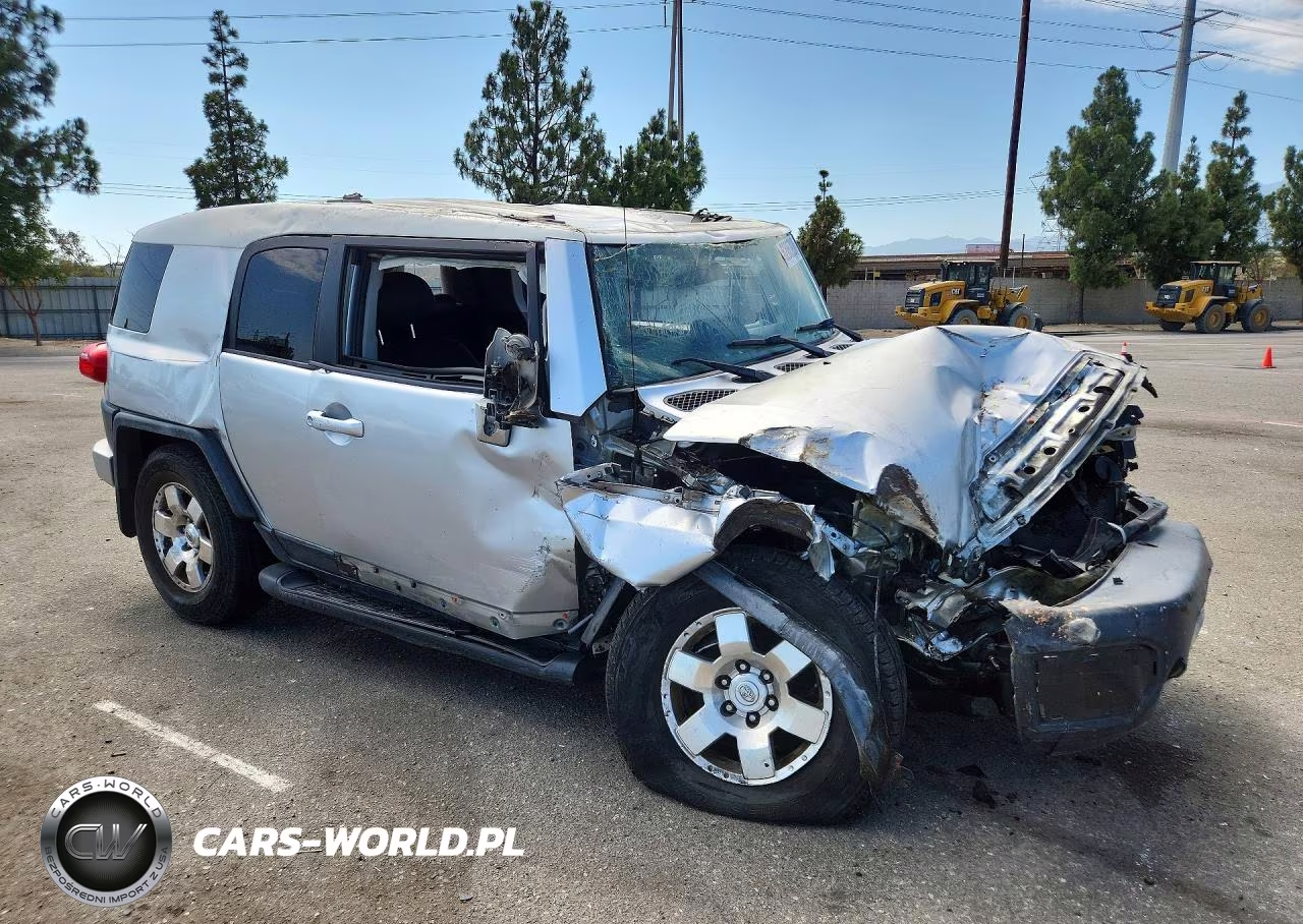 2007 Toyota Fj Cruiser Base VIN:JTEZU11F370016817 - 4