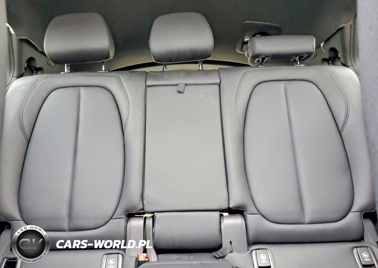 2018 BMW X2 xDrive28I VIN:WBXYJ5C36JEF82490 - 10