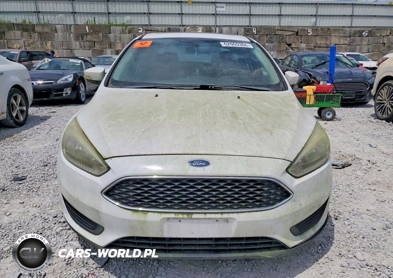 2016 Ford Focus Se VIN:1FADP3F20GL347981 - 5