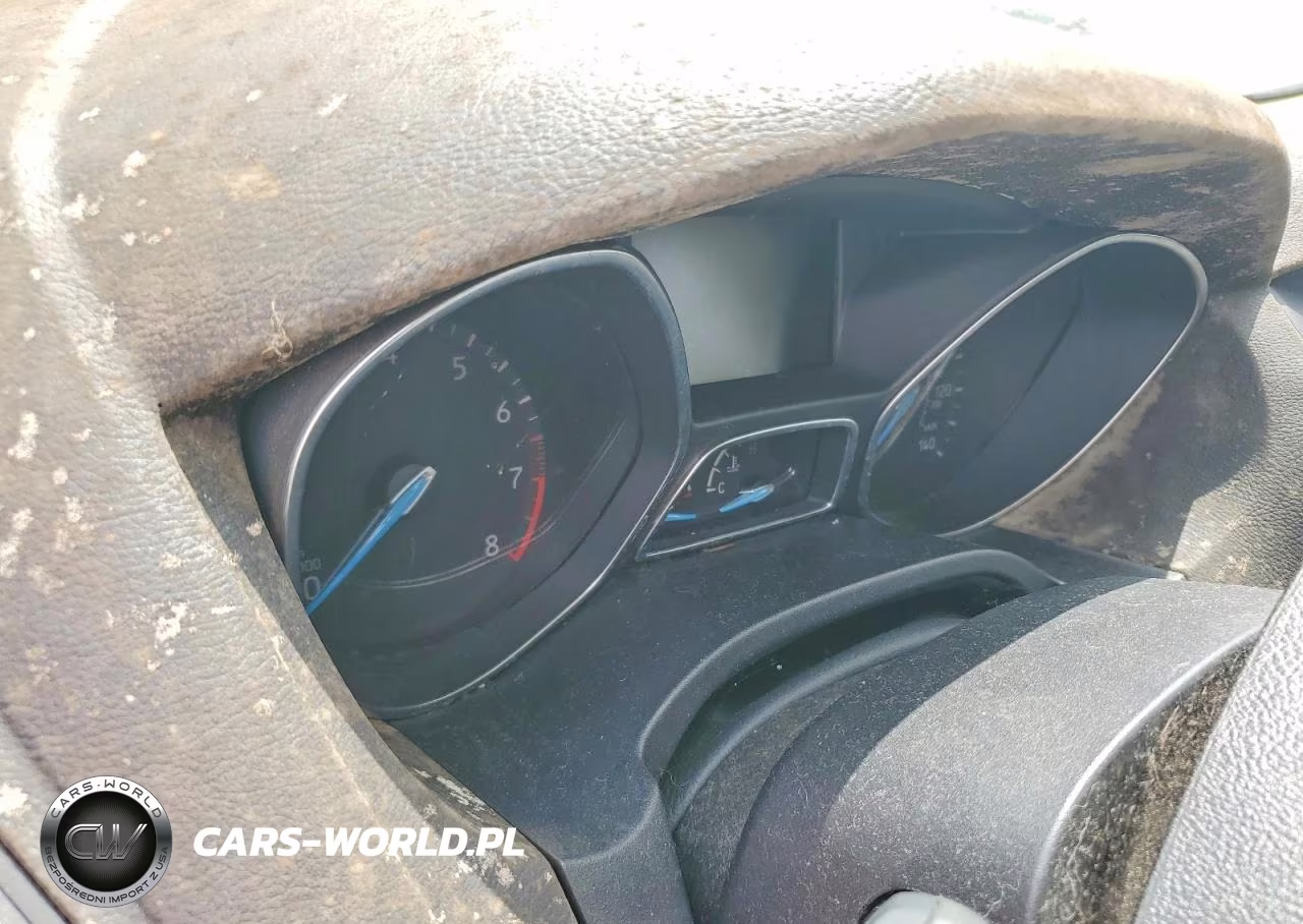 2016 Ford Focus Se VIN:1FADP3F20GL347981 - 9