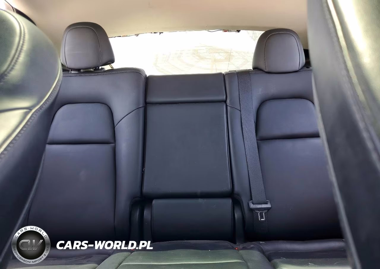 2022 Tesla Model Y VIN:7SAYGDEE1NF323317 - 10