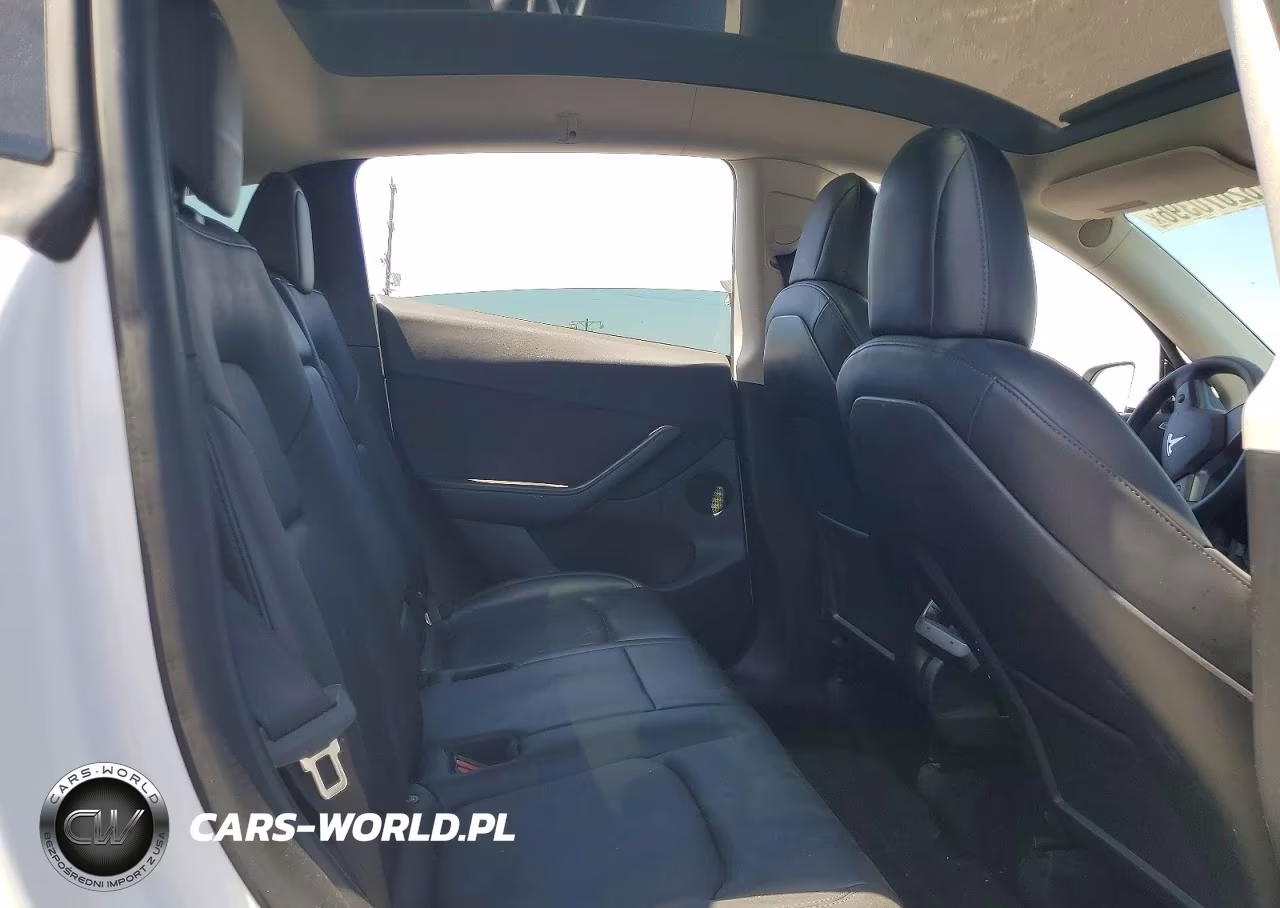 2022 Tesla Model Y VIN:7SAYGDEE1NF323317 - 11