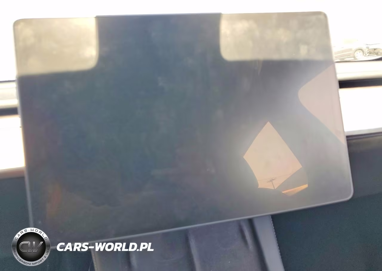 2022 Tesla Model Y VIN:7SAYGDEE1NF323317 - 9